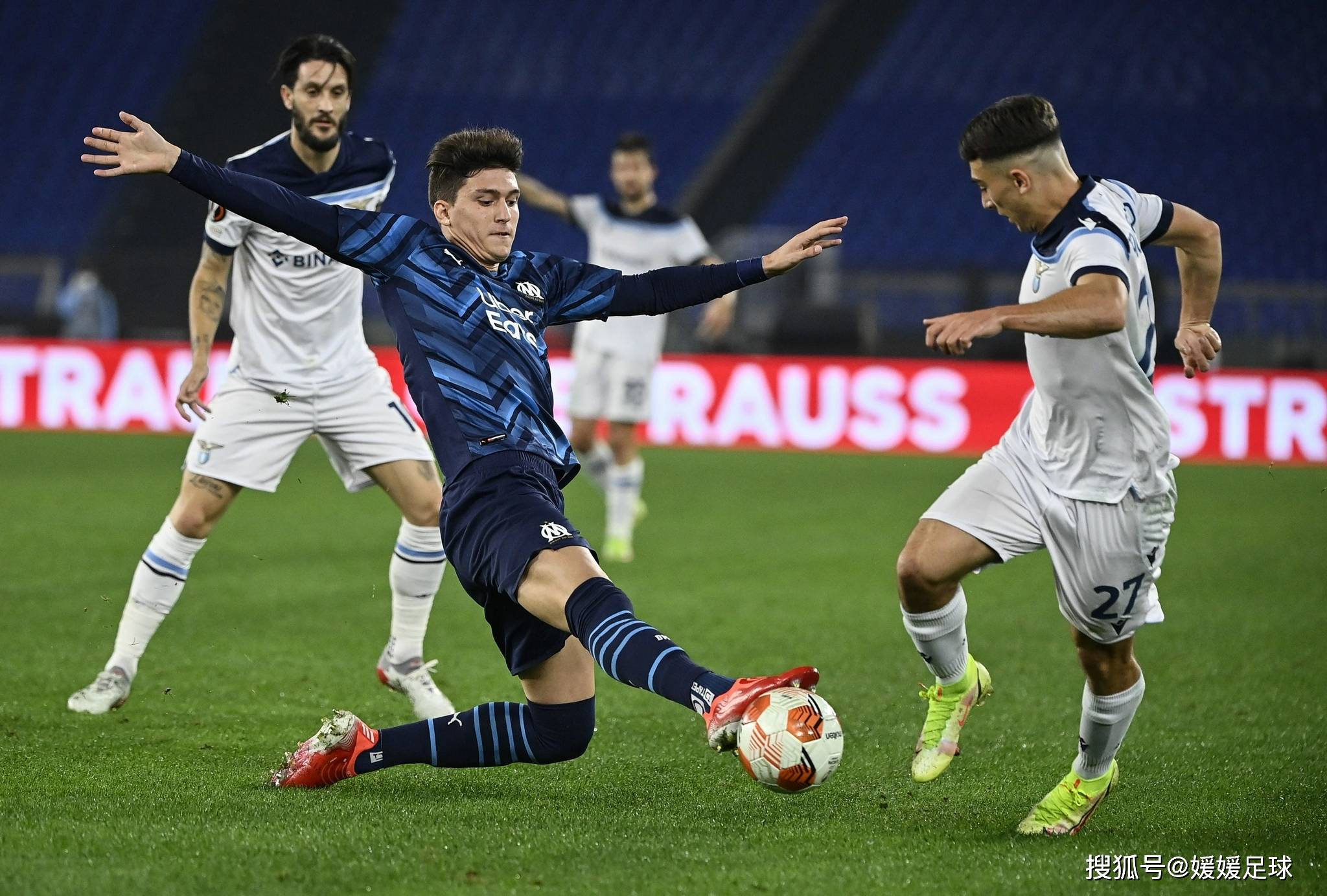 九游平台-包含荷甲清晨走向成谜，比利亚雷亚尔回应争议，信心回归，赛季目标并未改变的词条